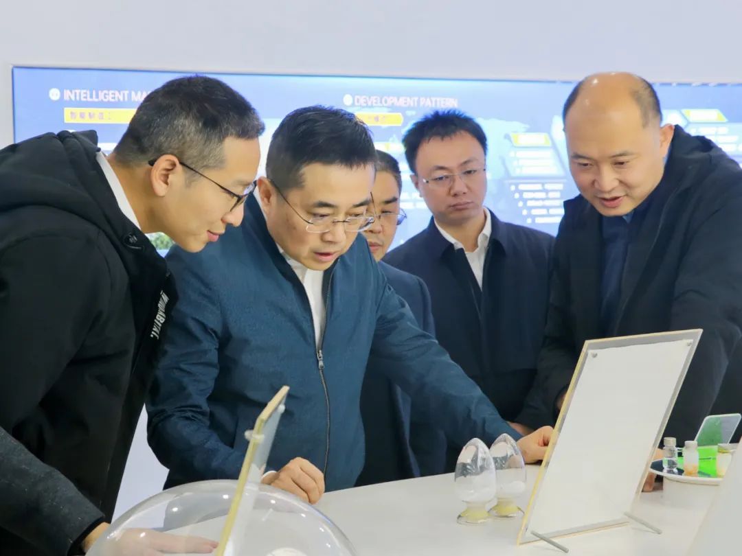 云陽縣縣委常委炮障、常務(wù)副縣長甘露一行蒞臨公司考察調(diào)研